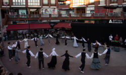 2015 – Aurrera Dantza Taldea (LEITZA)