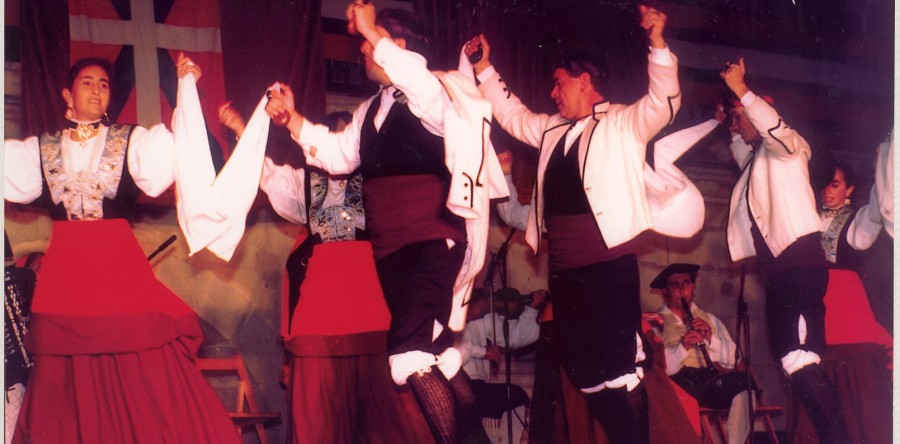 UZTARROTZ ETA IZABAKO TTUN-TTUNA