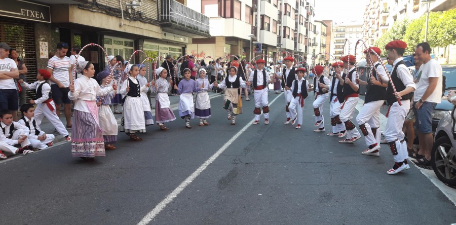 Urretxuko Dantzari Txiki Eguna