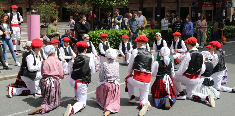 Urretxuko Dantzari Txiki Eguna