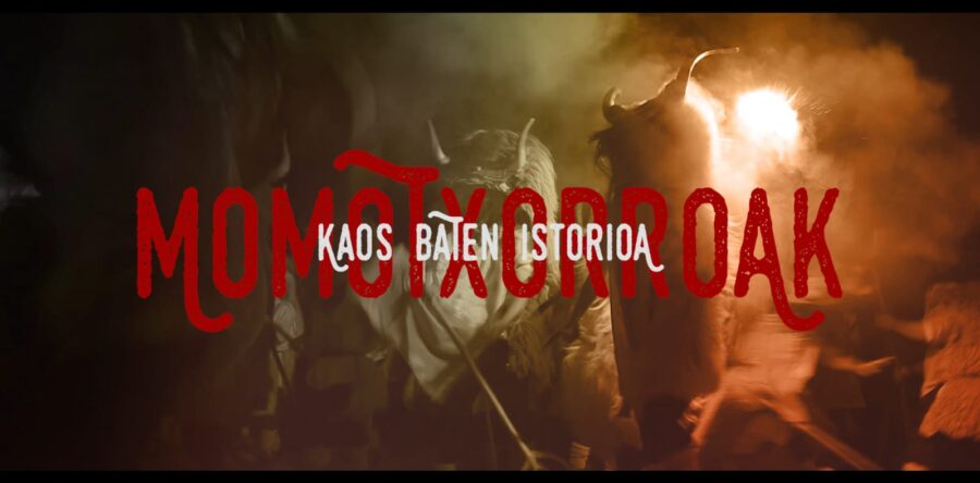 “Momotxorroak – Kaos Baten Istorioa” dokumentala sortu du Andra Mari dantza taldeak